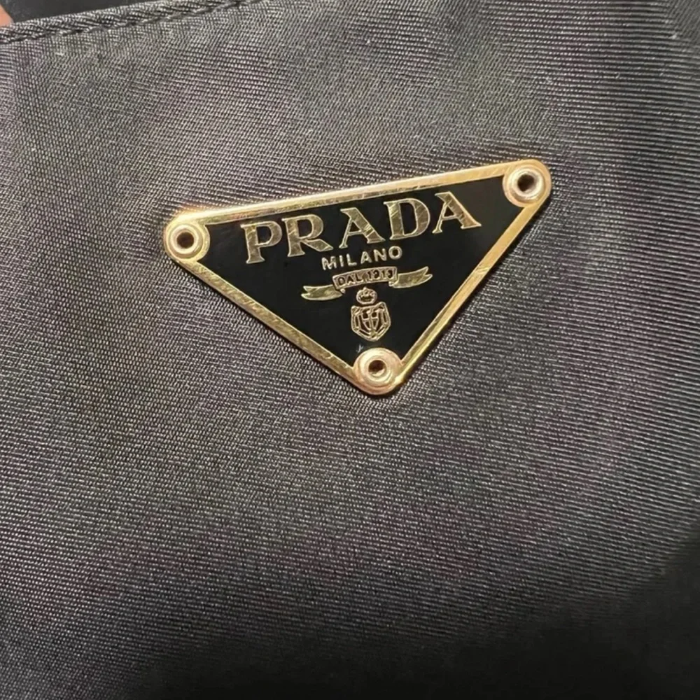 ❤️ AUTH. PRADA Tessuto Nylon Tote Black❤️ - Picture 9 of 12